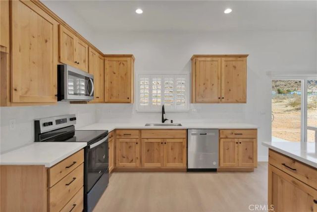 15561 Desert Star, Apple Valley, CA 92307