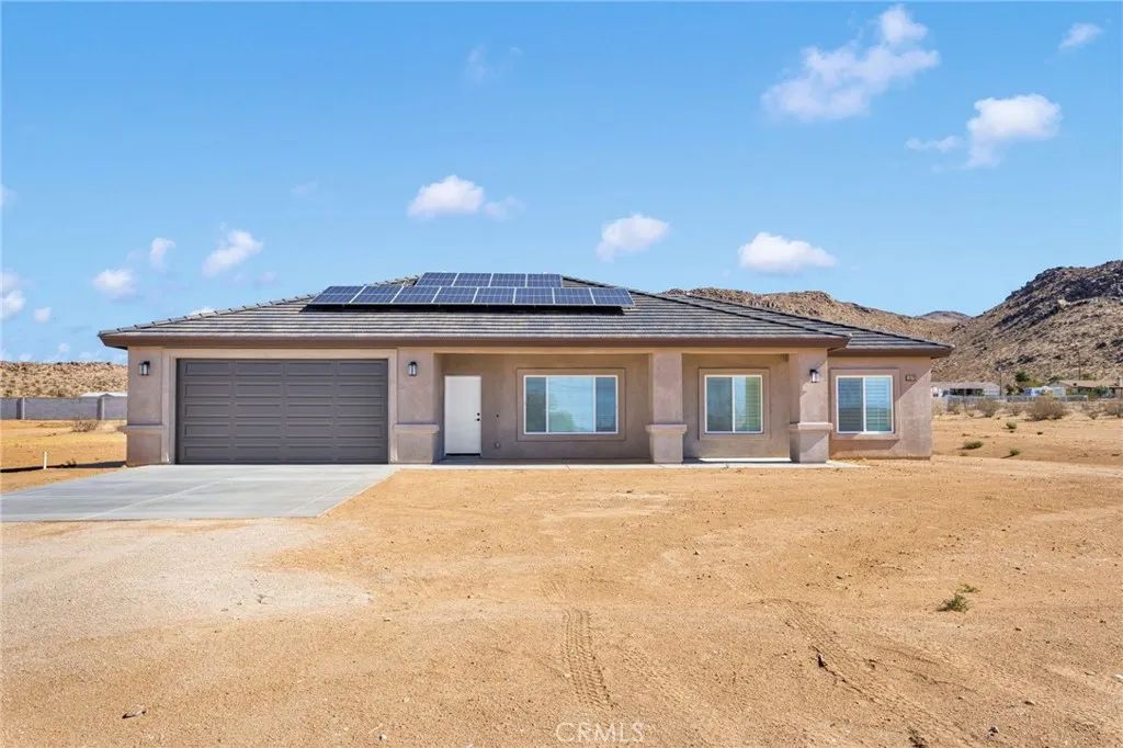 15561 Desert Star, Apple Valley, CA 92307