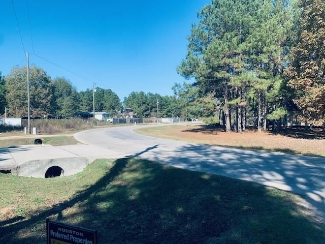 284 County Road 3405, Cleveland, TX 77327