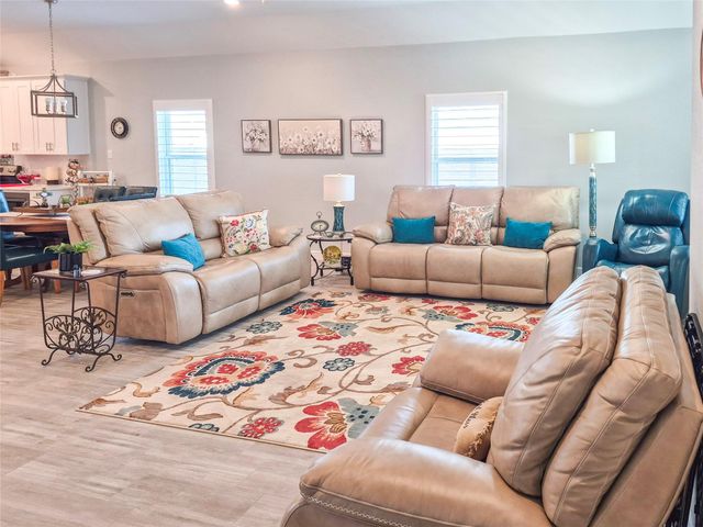 1325 Palomino Trail, Angleton, TX 77515