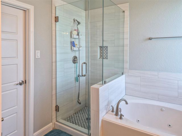 1325 Palomino Trail, Angleton, TX 77515