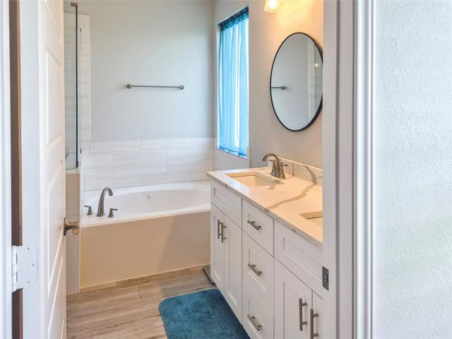 1325 Palomino Trail, Angleton, TX 77515