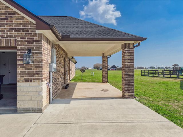 1325 Palomino Trail, Angleton, TX 77515