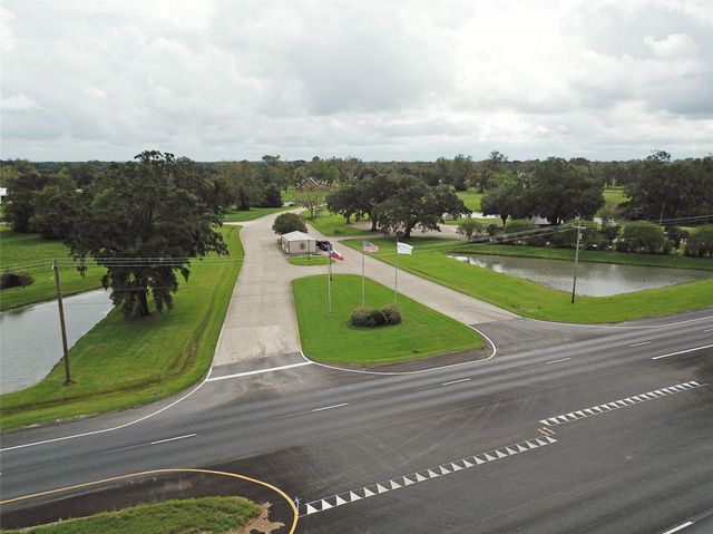 1325 Palomino Trail, Angleton, TX 77515