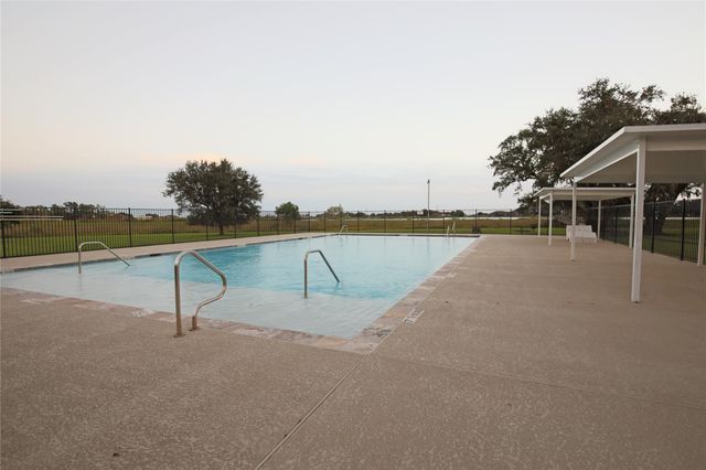 1325 Palomino Trail, Angleton, TX 77515