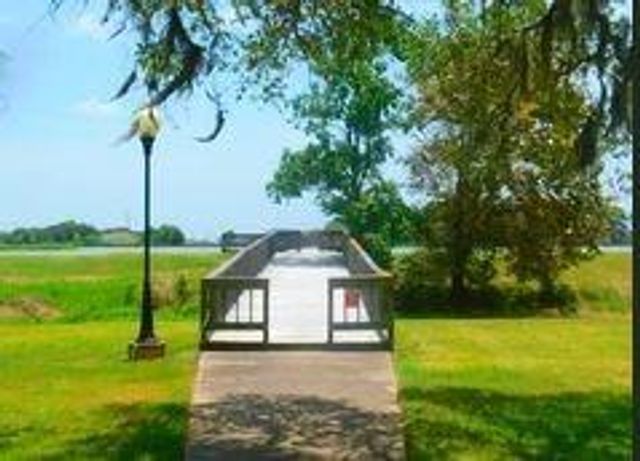 1325 Palomino Trail, Angleton, TX 77515