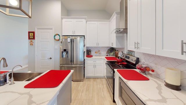 1325 Palomino Trail, Angleton, TX 77515