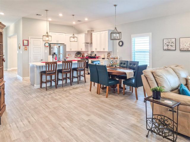 1325 Palomino Trail, Angleton, TX 77515