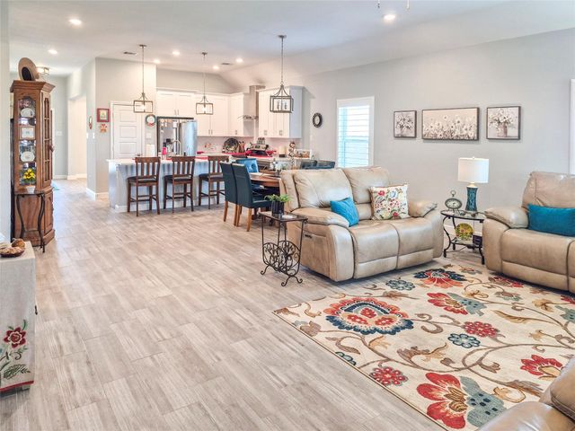 1325 Palomino Trail, Angleton, TX 77515