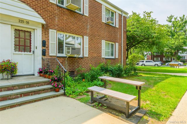 225-35 88 Avenue 42-9, Queens Village, NY 11427