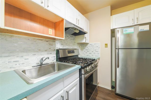 225-35 88 Avenue 42-9, Queens Village, NY 11427