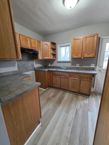 2127 River Drive, Lincoln Park City, MI 48146