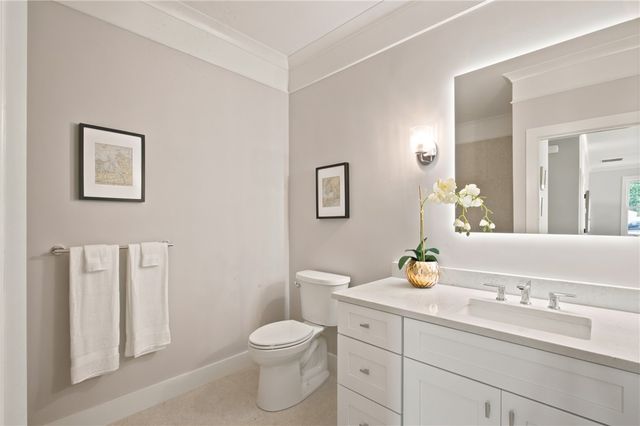 67 Queen Street 2B, East Greenwich, RI 02818