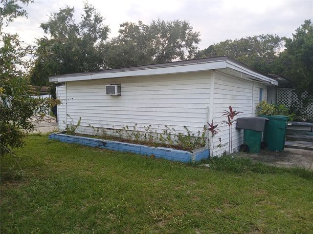 500 W WOODWARD AVENUE, Eustis, FL 32726
