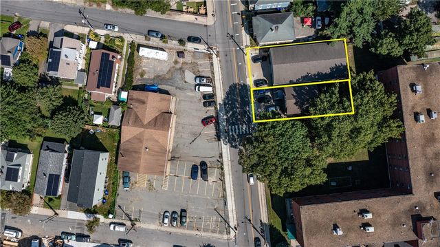 457 Douglas Avenue, Providence, RI 02908