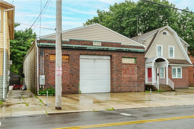 457 Douglas Avenue, Providence, RI 02908