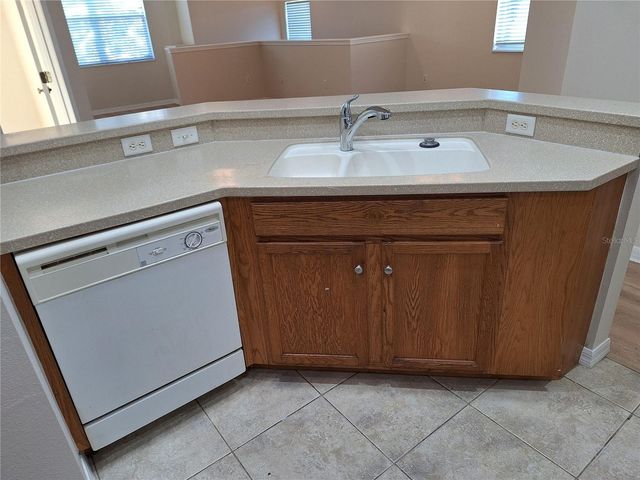 3709 PARKRIDGE CIRCLE 7-204, Sarasota, FL 34243