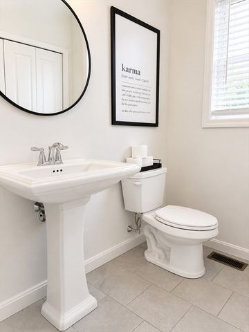 52 Oldfield Rd, Bridgewater, MA 02324