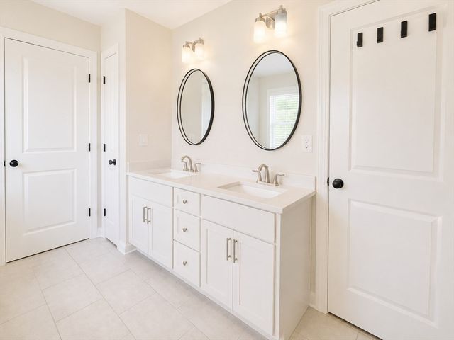 52 Oldfield Rd, Bridgewater, MA 02324