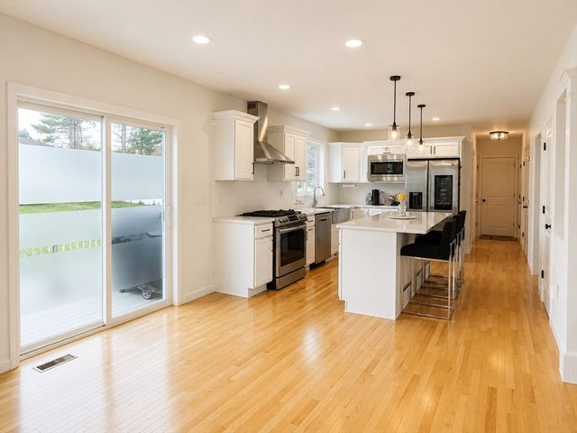 52 Oldfield Rd, Bridgewater, MA 02324