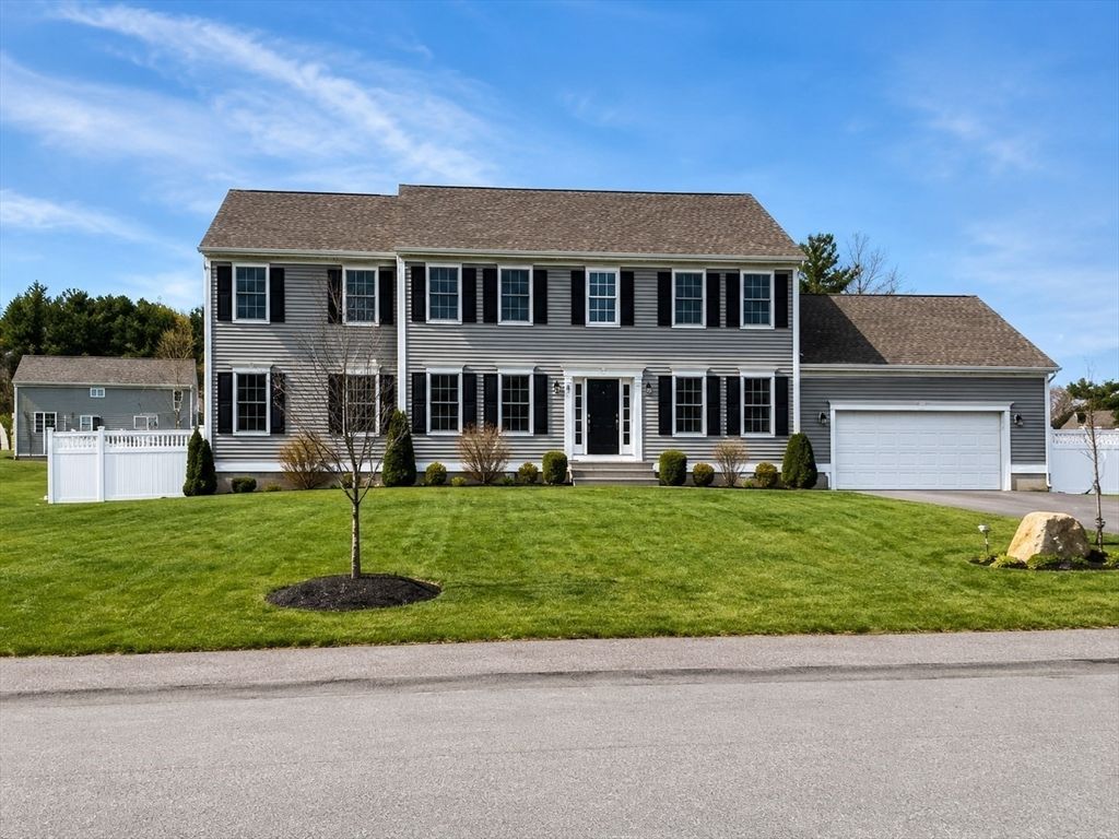 52 Oldfield Rd, Bridgewater, MA 02324