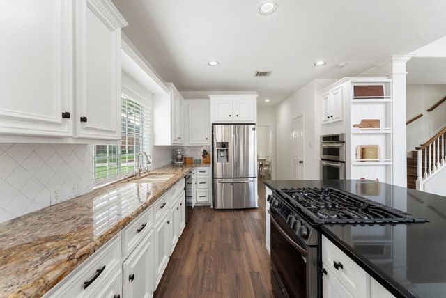 13524 Greenwood Manor Drive, Cypress, TX 77429