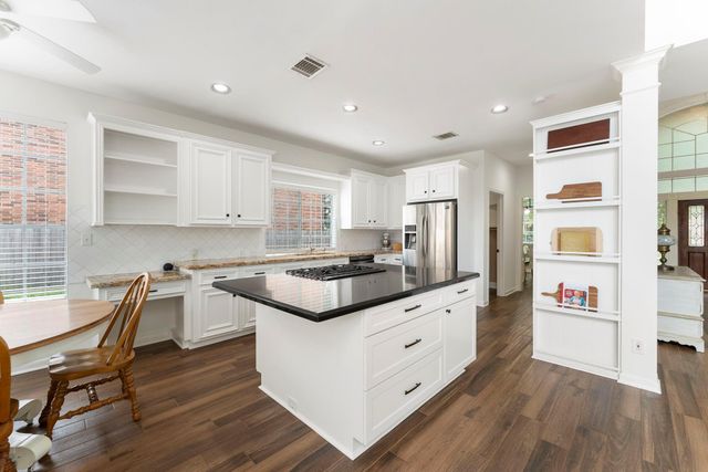 13524 Greenwood Manor Drive, Cypress, TX 77429