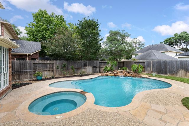 13524 Greenwood Manor Drive, Cypress, TX 77429