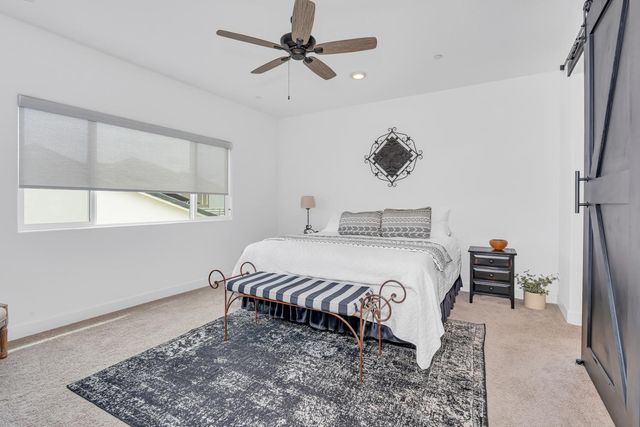 860 Blue Oak Lane W, Madera, CA 93636
