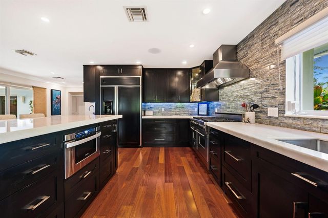 2417 SE 19th Place, Fort Lauderdale, FL 33316