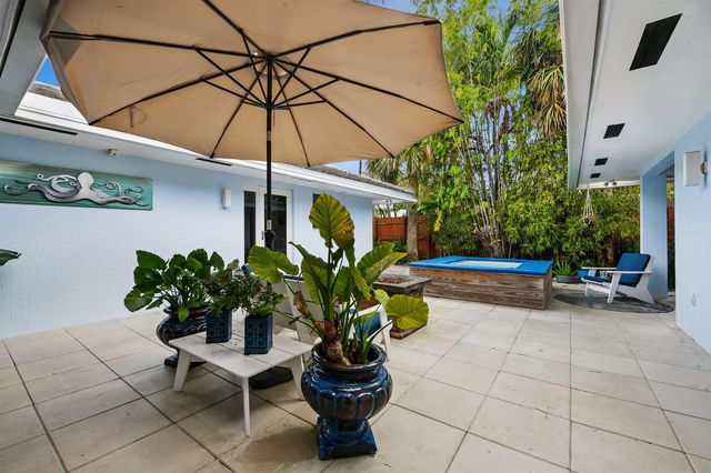 2417 SE 19th Place, Fort Lauderdale, FL 33316