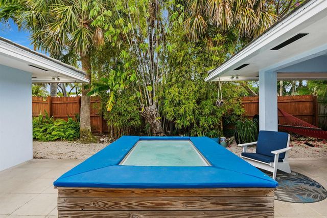 2417 SE 19th Place, Fort Lauderdale, FL 33316