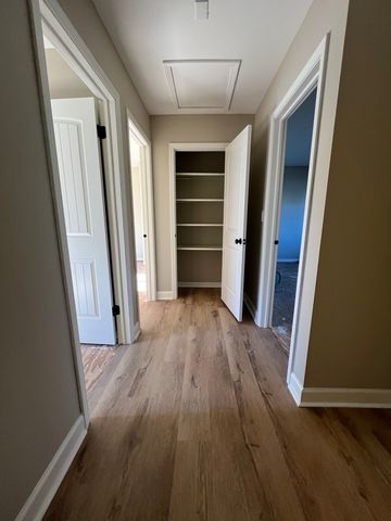 527 N Lyle Avenue, Elgin, IL 60123