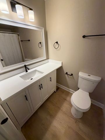 527 N Lyle Avenue, Elgin, IL 60123