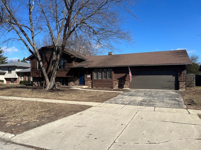 527 N Lyle Avenue, Elgin, IL 60123