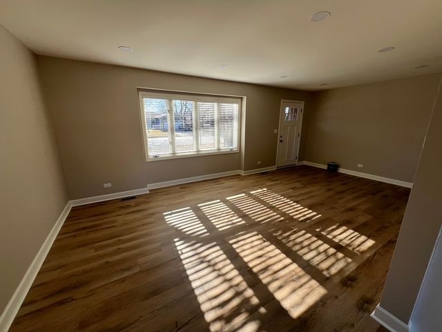 527 N Lyle Avenue, Elgin, IL 60123