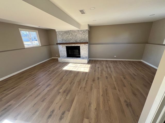 527 N Lyle Avenue, Elgin, IL 60123