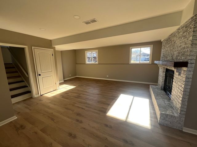 527 N Lyle Avenue, Elgin, IL 60123