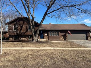 527 N Lyle Avenue, Elgin, IL 60123