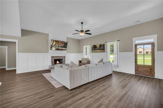 85 Woodfin Way, Social Circle, GA 30025