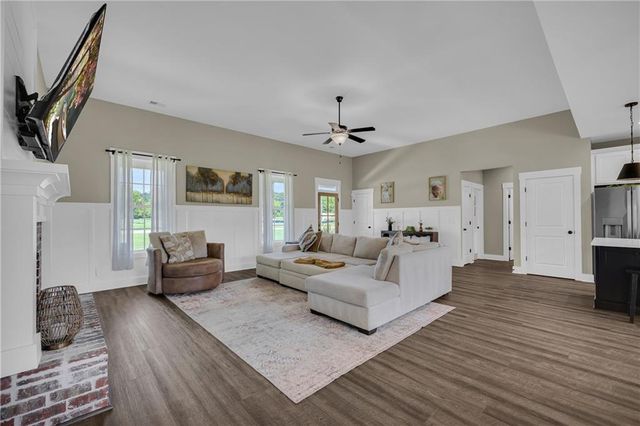 85 Woodfin Way, Social Circle, GA 30025