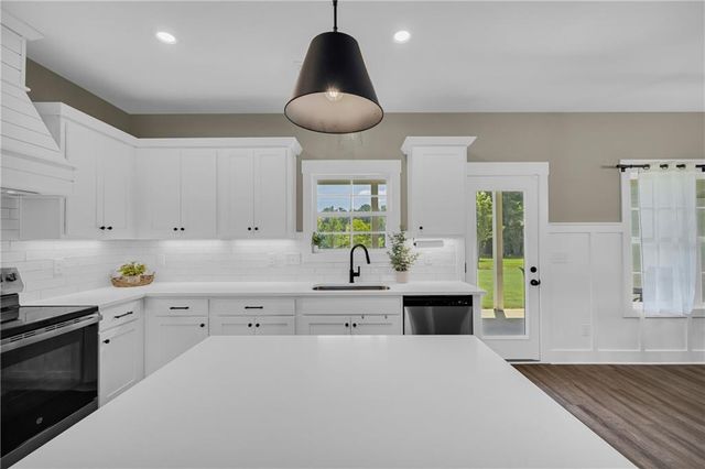85 Woodfin Way, Social Circle, GA 30025