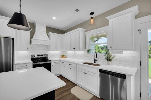 85 Woodfin Way, Social Circle, GA 30025