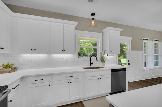 85 Woodfin Way, Social Circle, GA 30025
