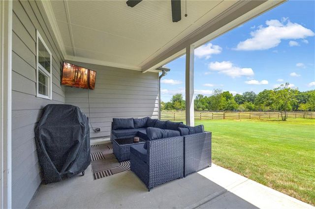 85 Woodfin Way, Social Circle, GA 30025