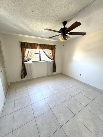 2260 W 53rd Pl 7, Hialeah, FL 33016