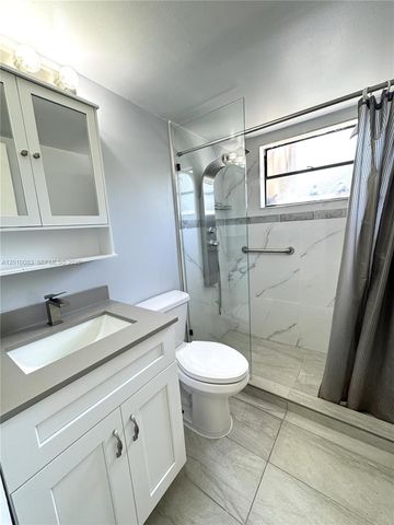 2260 W 53rd Pl 7, Hialeah, FL 33016