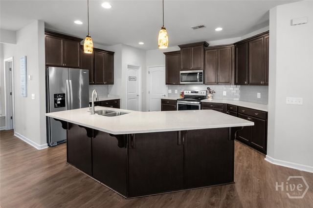 238 Lakepointe Drive, Savannah, GA 31407