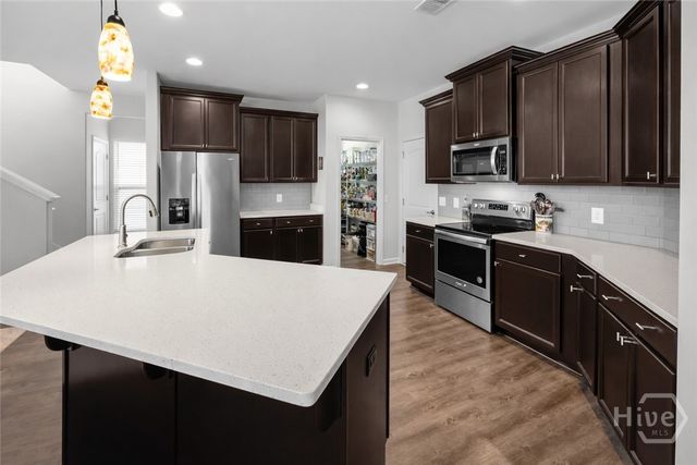 238 Lakepointe Drive, Savannah, GA 31407