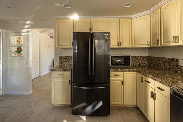 527 N N Paseo De Anza, Palm Springs, CA 92262